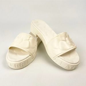 Valentino Garavani Platform Sculpted Poolside Mules in Avorio